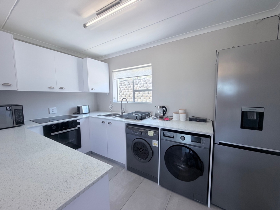 1 Bedroom Property for Sale in Bloubergstrand Western Cape